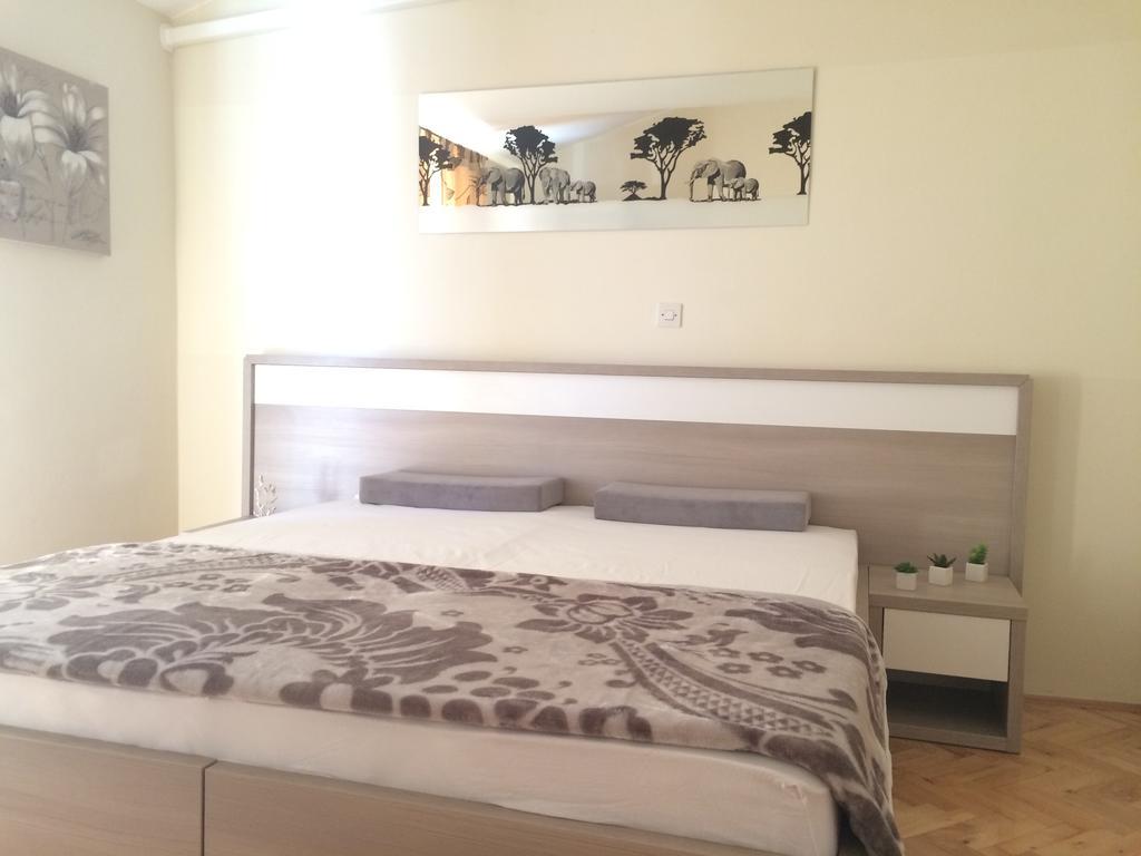 Apartmani Adriatic Ana Novalja Luaran gambar