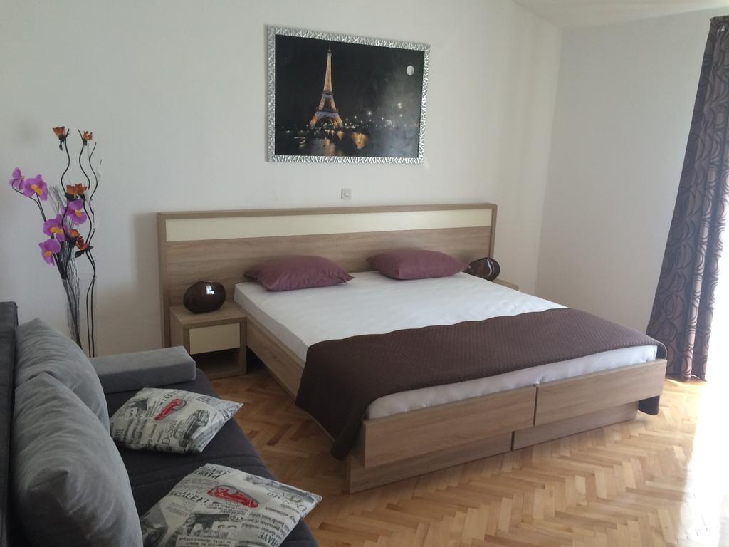 Apartmani Adriatic Ana Novalja Luaran gambar