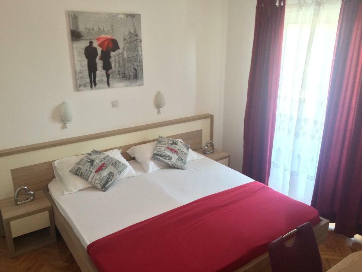 Apartmani Adriatic Ana Novalja Luaran gambar